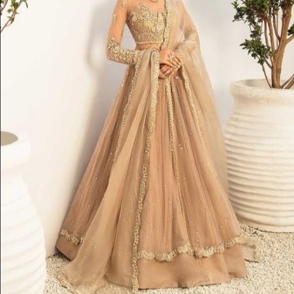 Pakistani designer wear - Picture 3 of 8